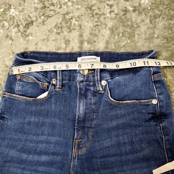 Good American Good Legs Jeans - Picture 5 of 8